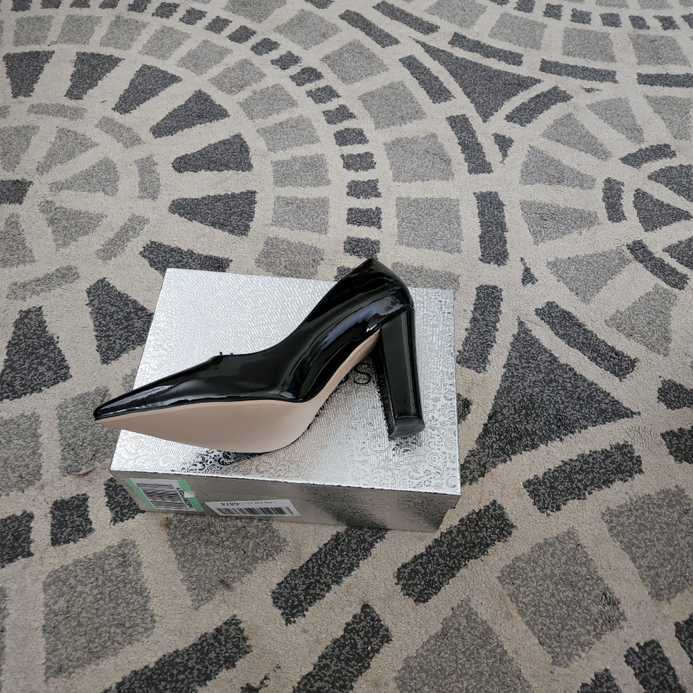 Pair of brand new heels
